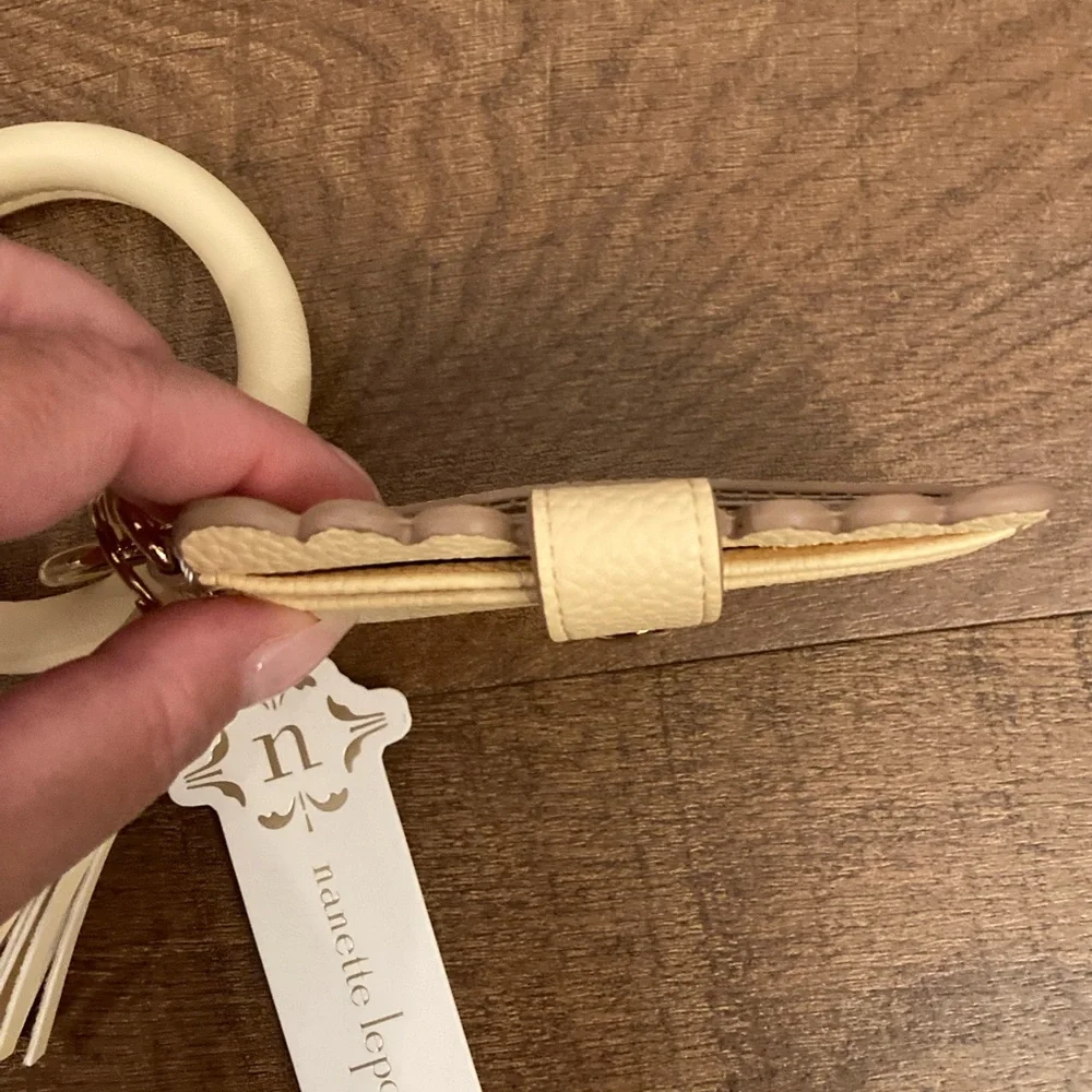 Nanette Lepore NWT Neutral Cream Scalloped Cardholder Keyring Wristlet w/ Tassel